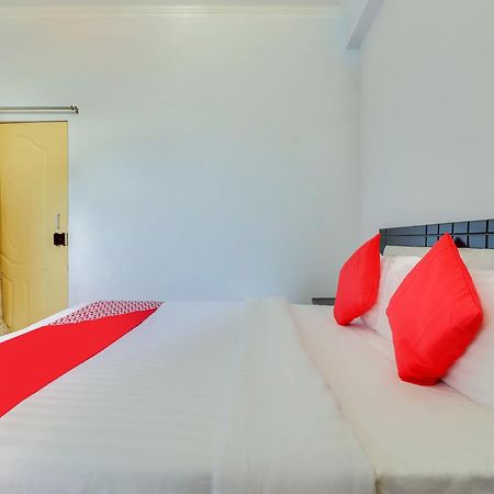 Hotel O Vgs Chinhat Экстерьер фото