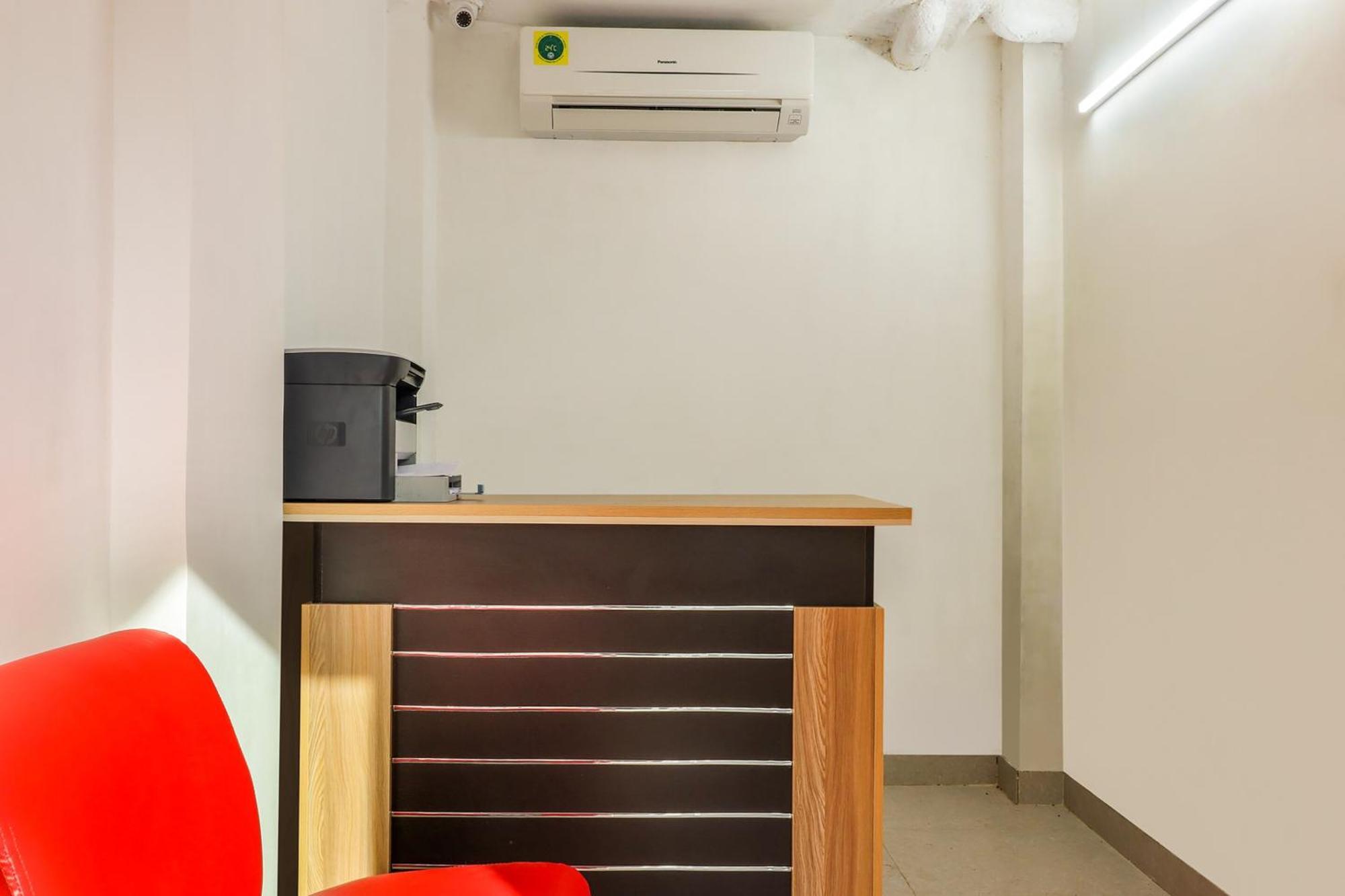 Hotel O Vgs Chinhat Экстерьер фото