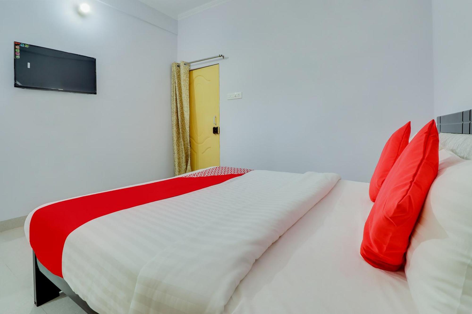 Hotel O Vgs Chinhat Экстерьер фото