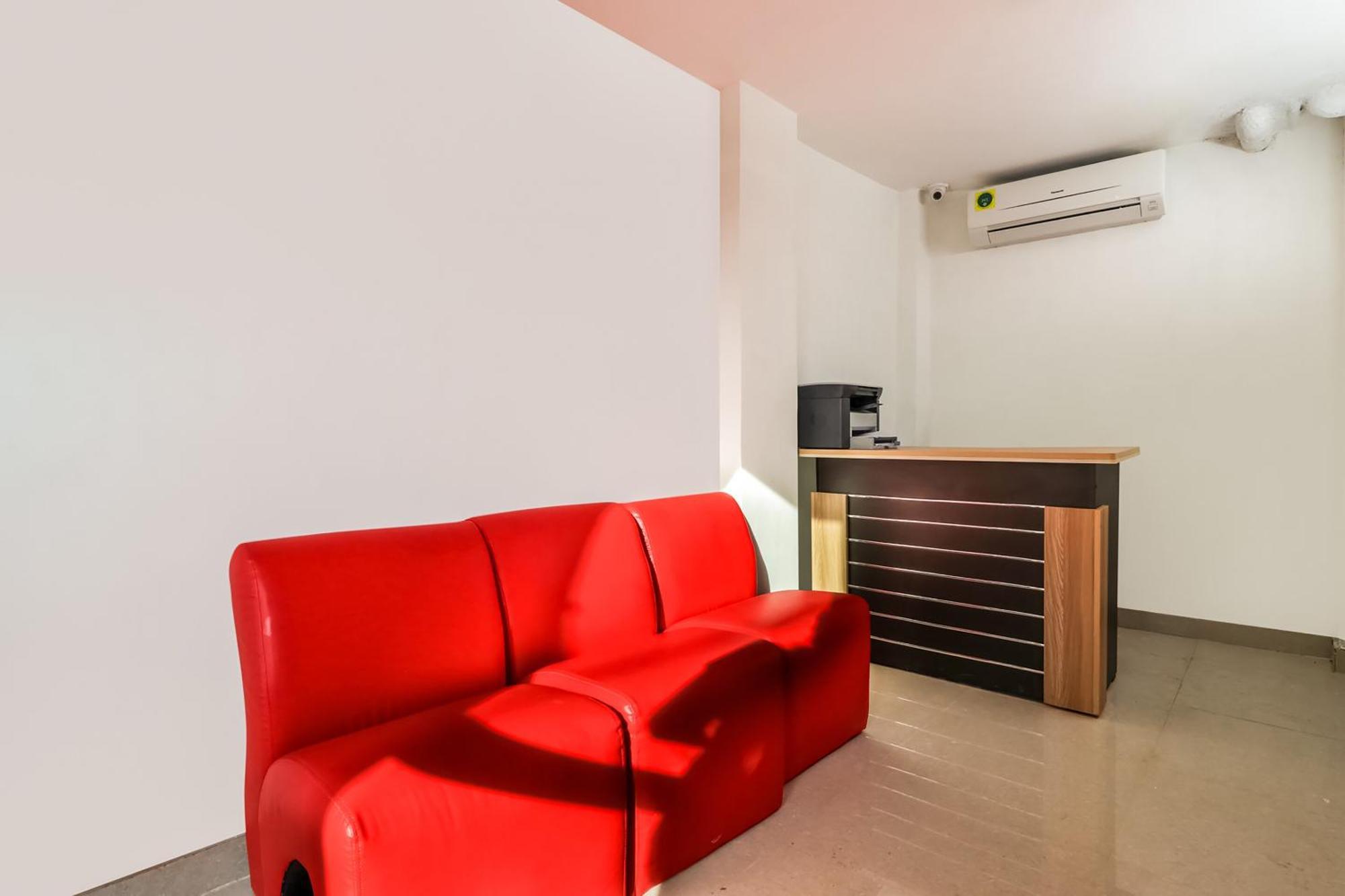 Hotel O Vgs Chinhat Экстерьер фото