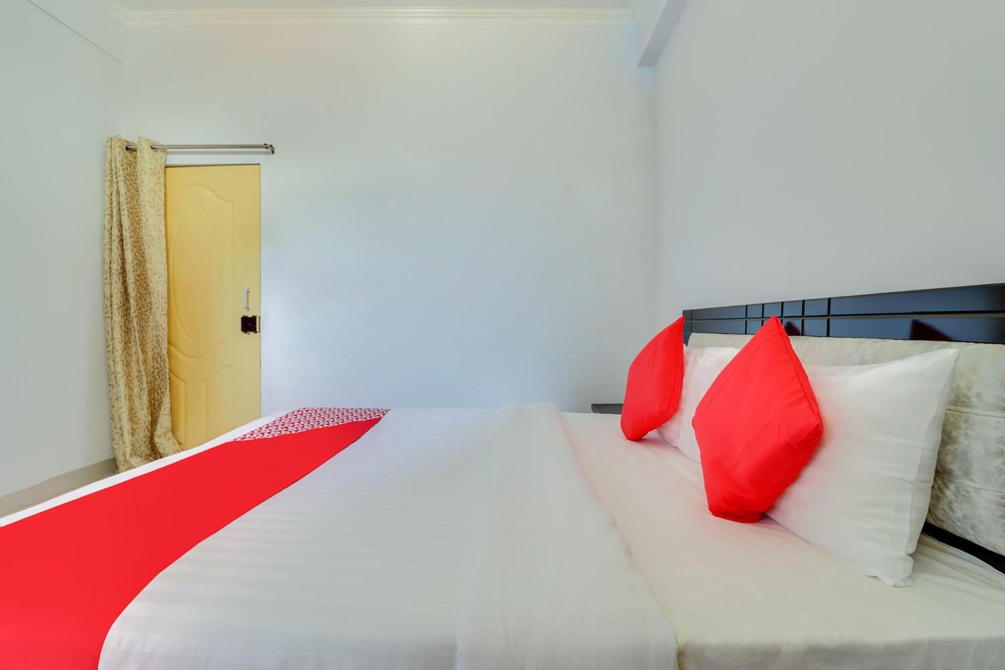 Hotel O Vgs Chinhat Экстерьер фото