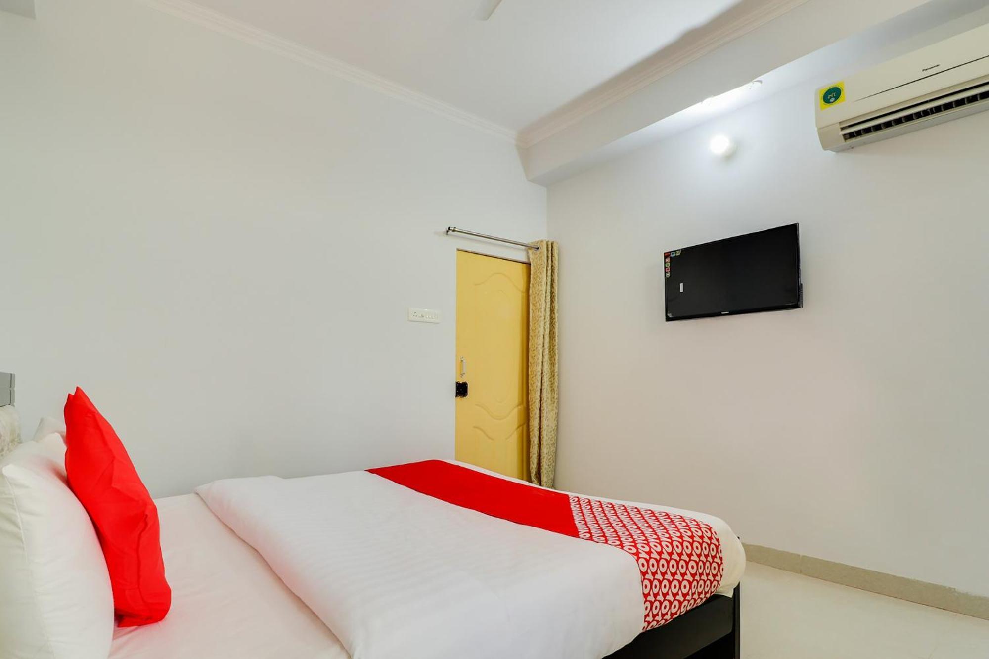 Hotel O Vgs Chinhat Экстерьер фото